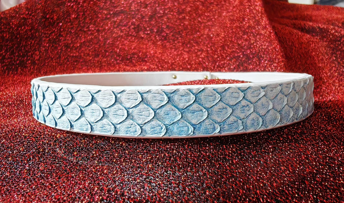 Blått och vitt ormskinnsläder Kelly-halsband för husdjur