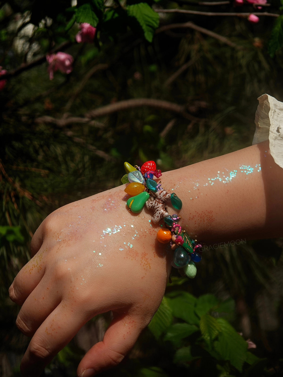 Bracelet à poirirs Chat et Fruits Vintage