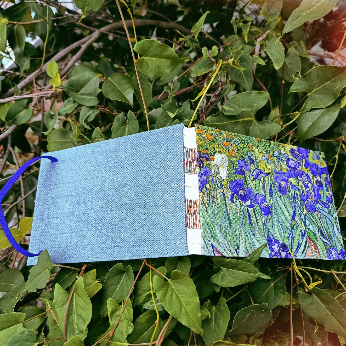 Iris Watercolor Sketchbook – 32k Thick Canvas, Coptic Stitch Binding, 300gsm Baohong Paper