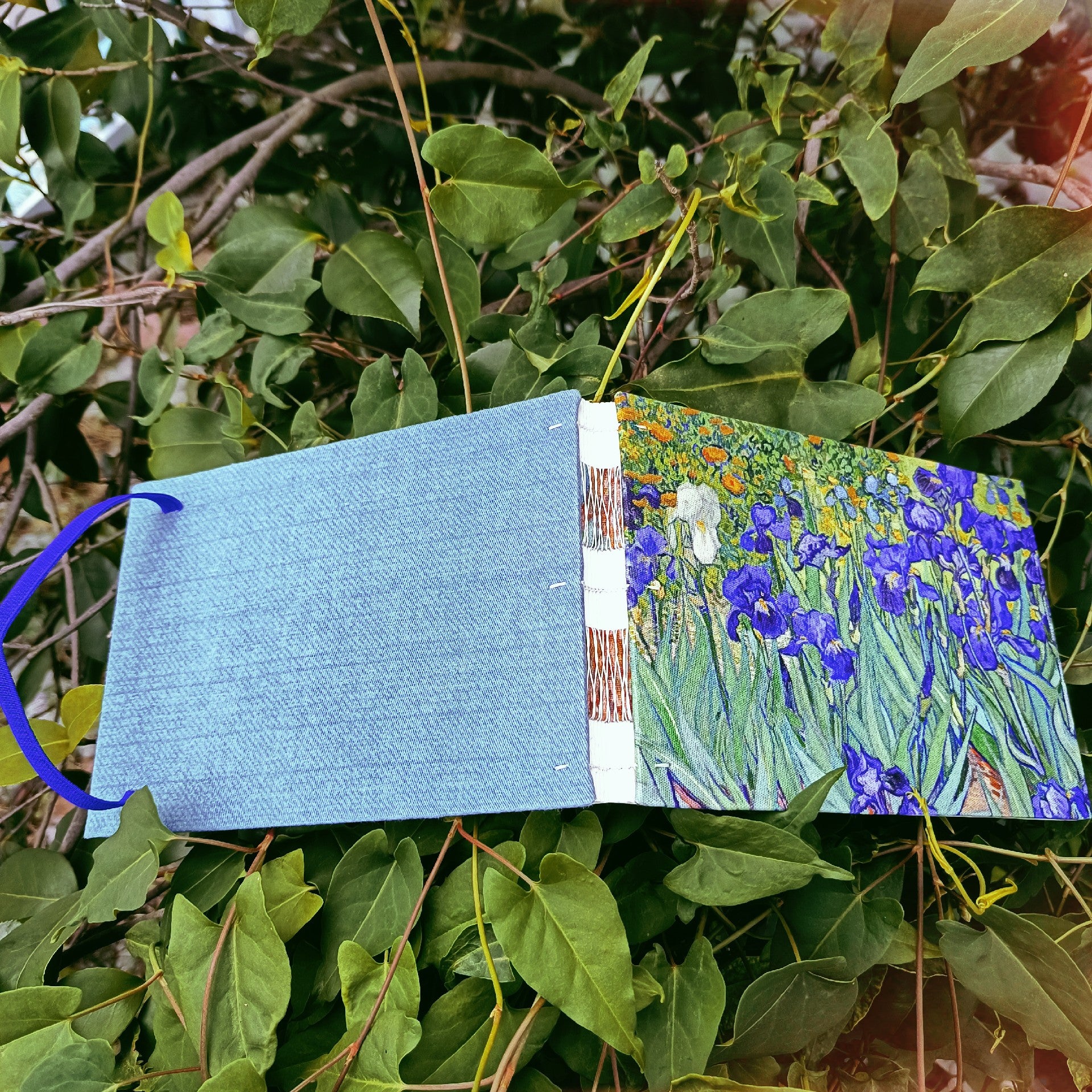 Iris Watercolor Sketchbook – 32k Thick Canvas, Coptic Stitch Binding, 300gsm Baohong Paper