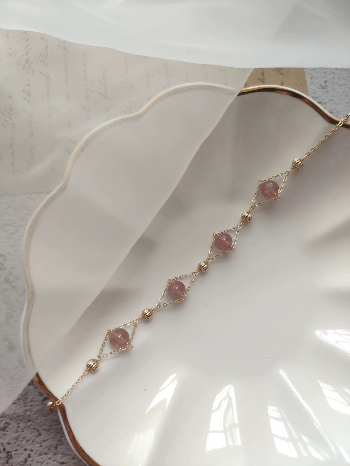 Erdbeerquarz Armband, 14K Goldfüllung