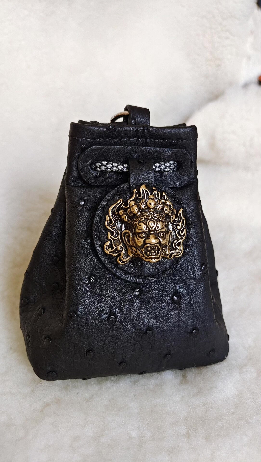 Bolsa para joyas de cuero de avestruz negro