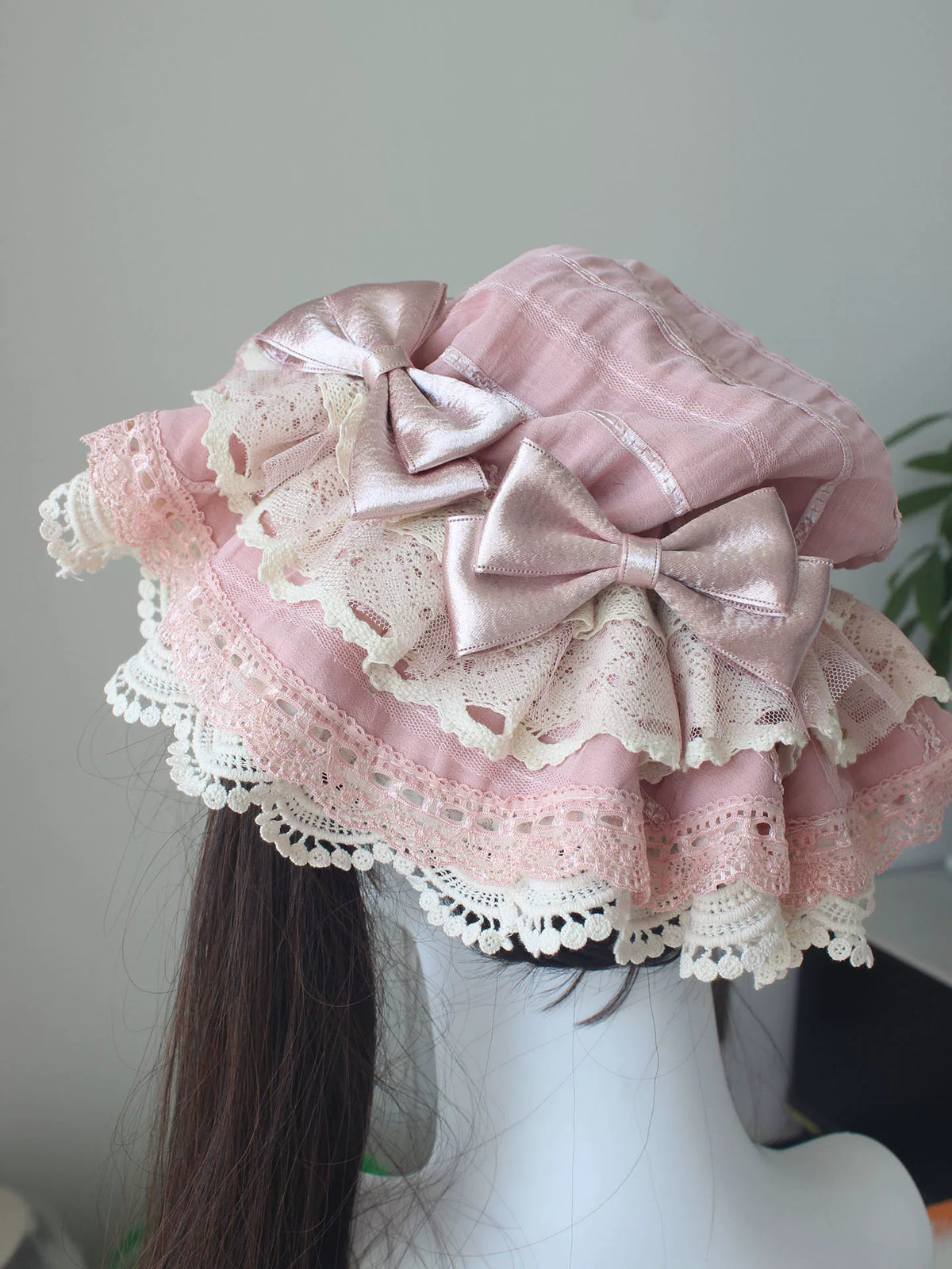 Bonnet Lolita artisanal ruban rose antique