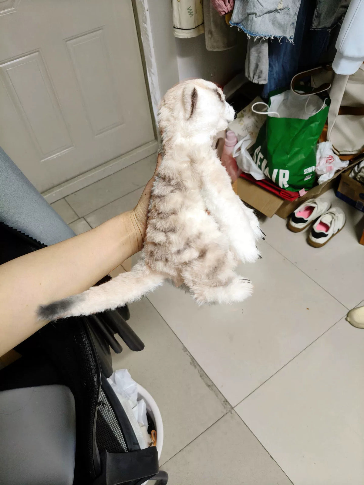 Figurine d'art suricate en fil de chenille fait main