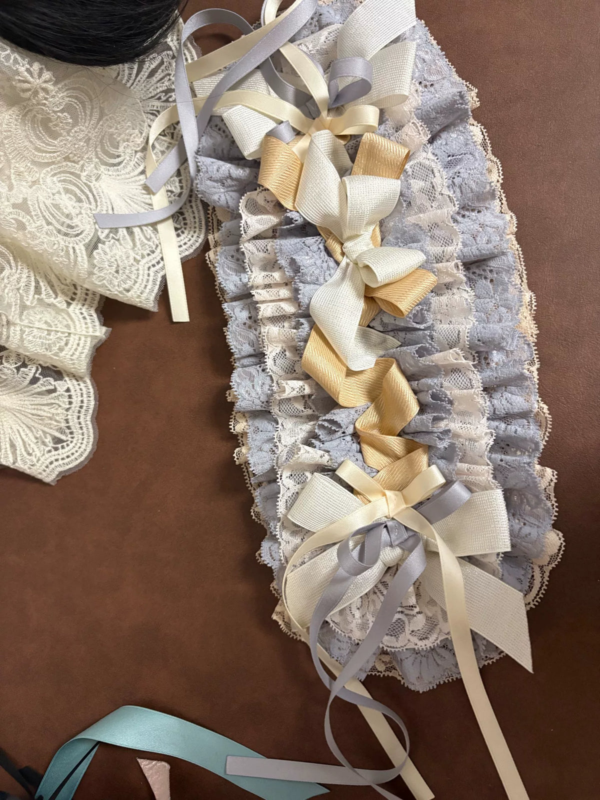 Copricapo in pizzo a volant stile Lolita