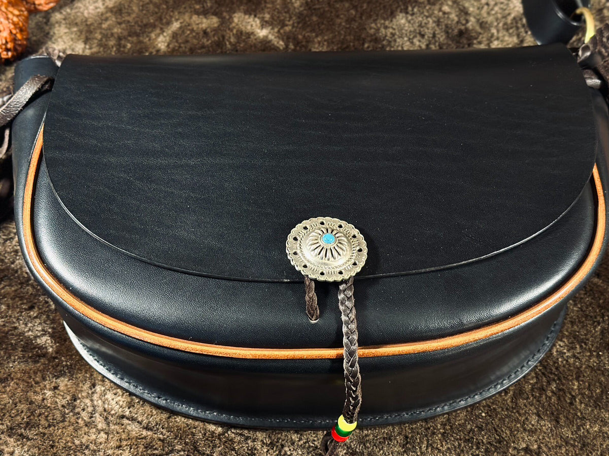 Vegetable-Tanned Leather Single-Shoulder Bag