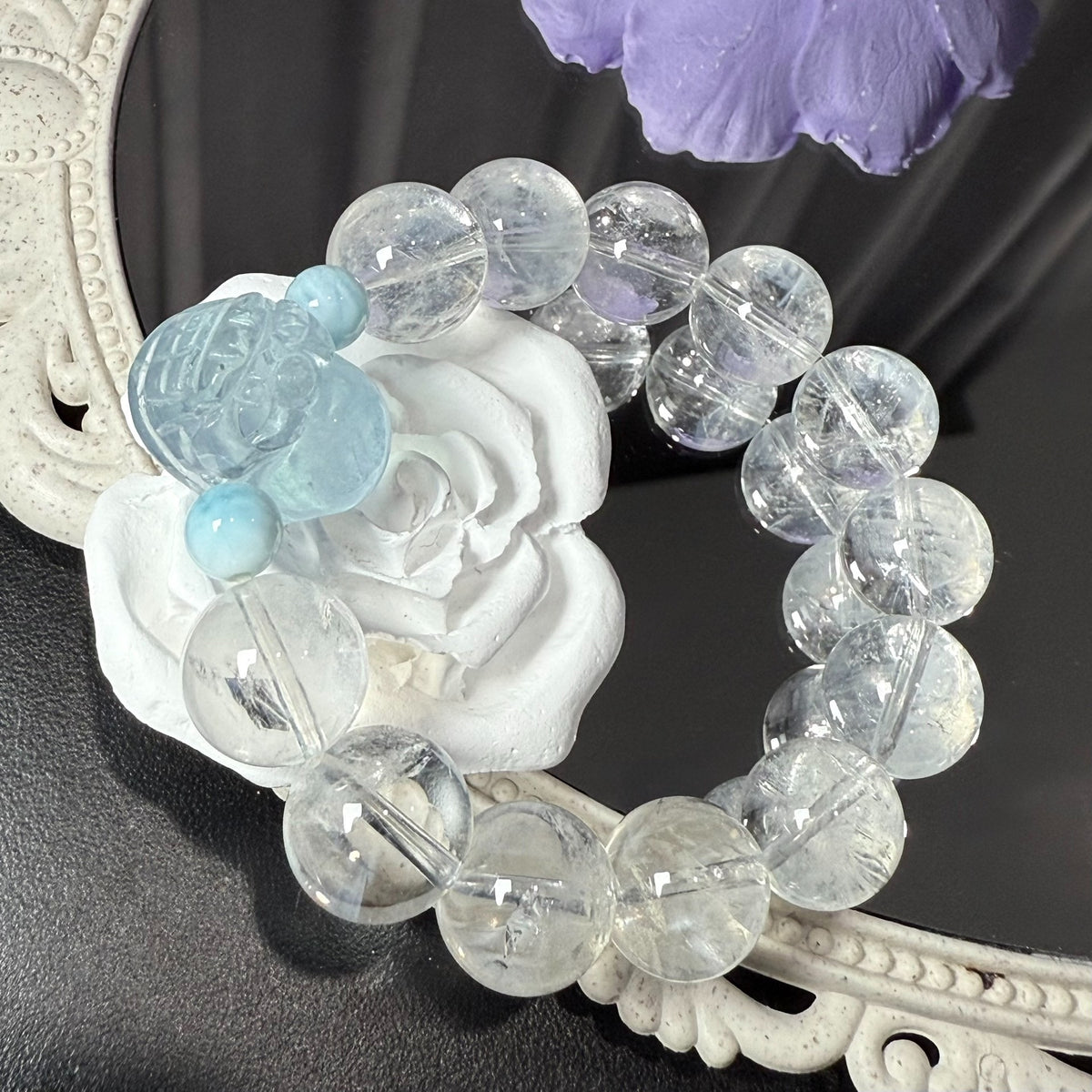 Armband med naturlig akvamarin, pixiu och blå nålkristall