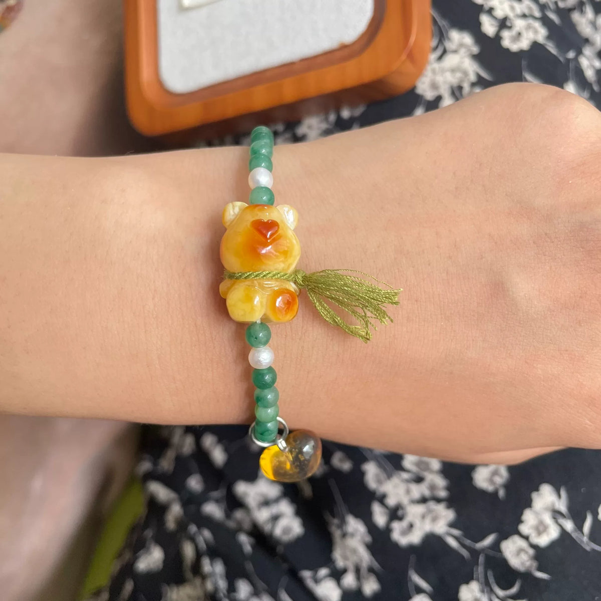 Natural Amber Bear Dulong Jade Pearl Bracelet