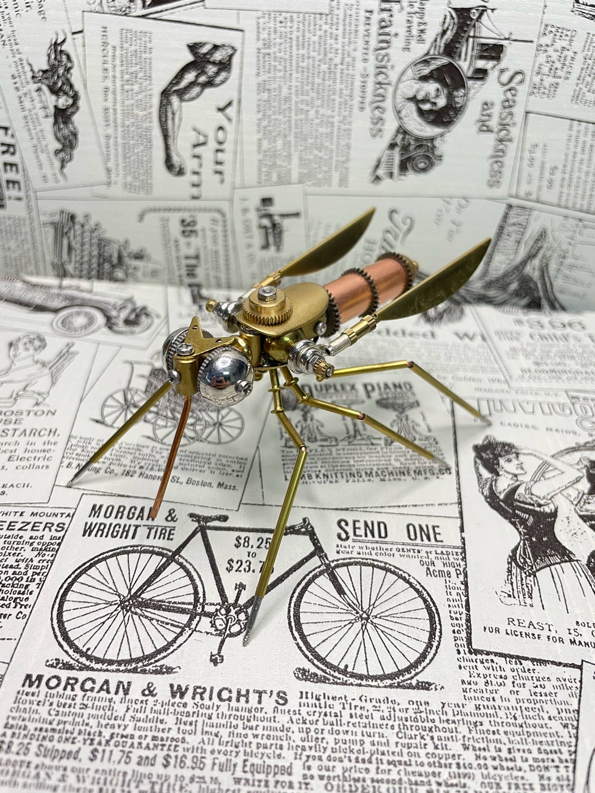 Escultura de Inseto Mecânico em Metal Steampunk