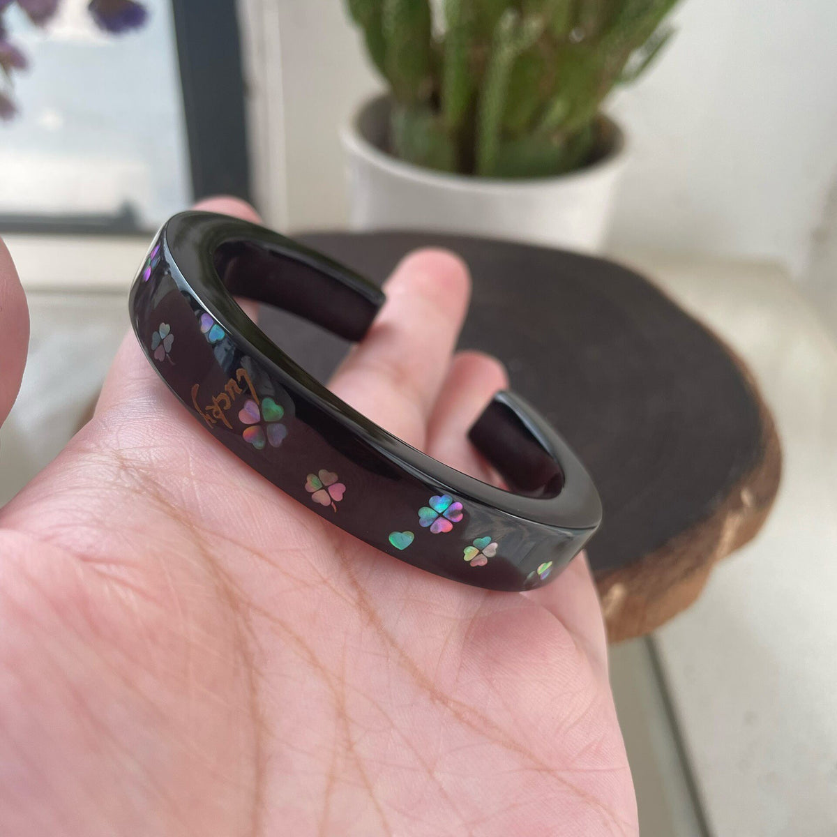 Bracelet Manchette en Laque avec Incrustation de Nacre