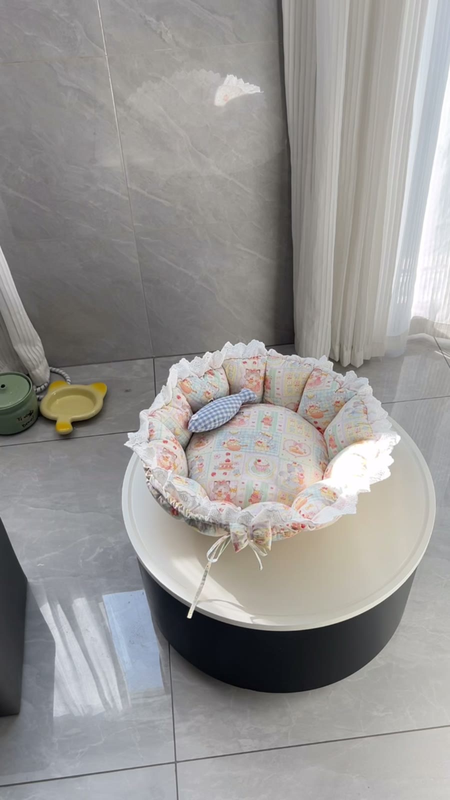コットンかぼちゃ型キャットベッド レーストリム付き