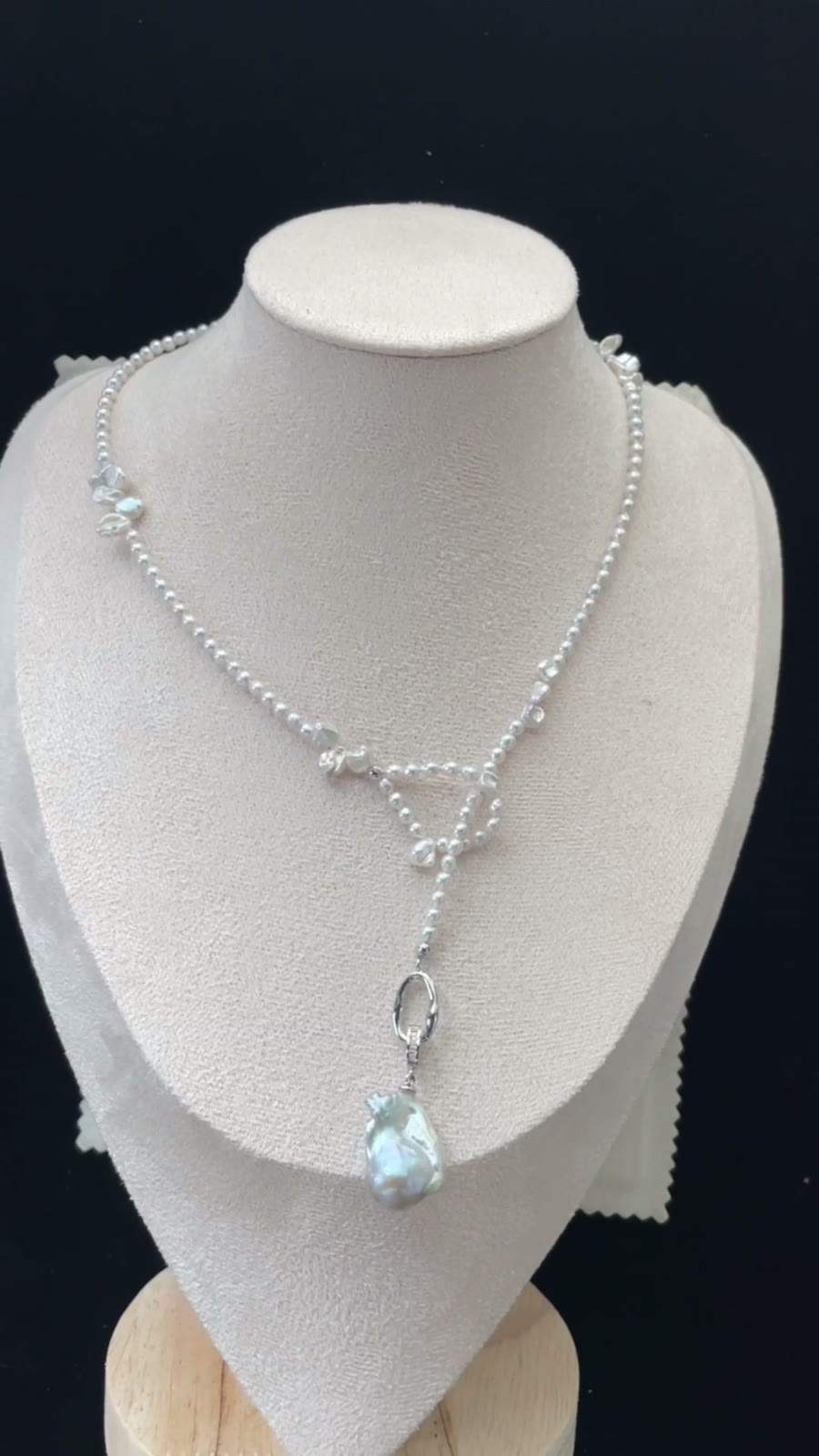 Collar de Perlas Barrocas Naturales en Estilo Y