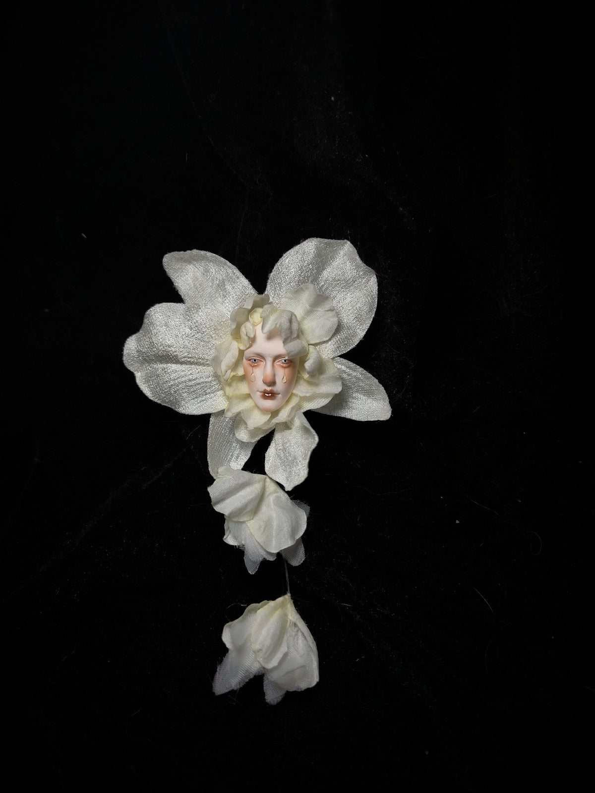 Laelia Brooch with Clay Face