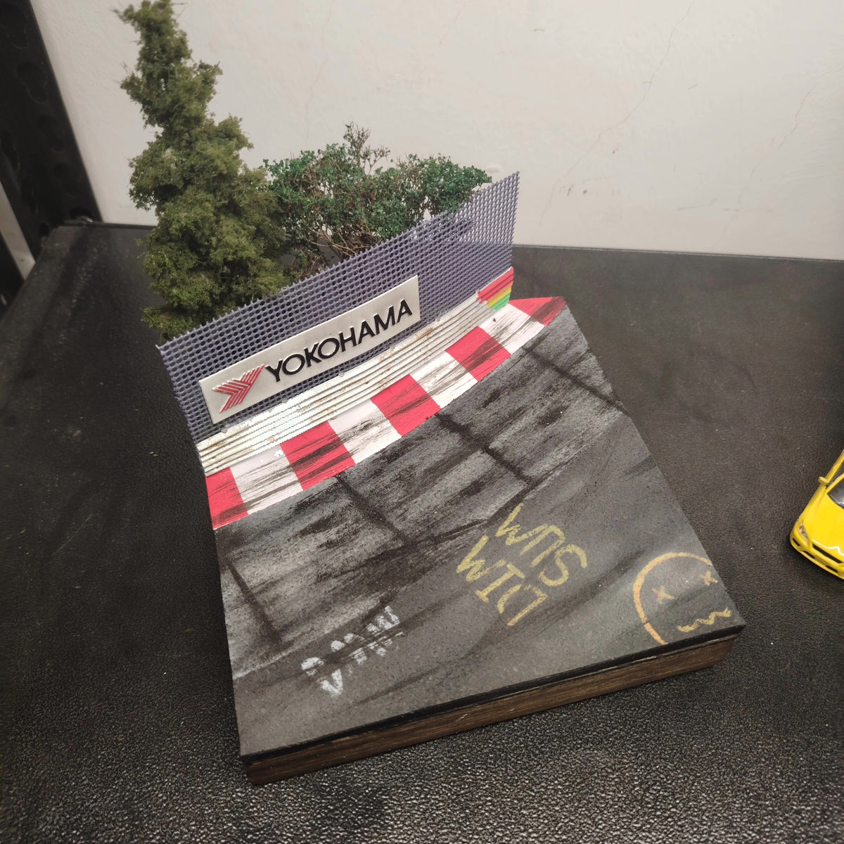 Diorama Pista da Corsa in Scala 1:64