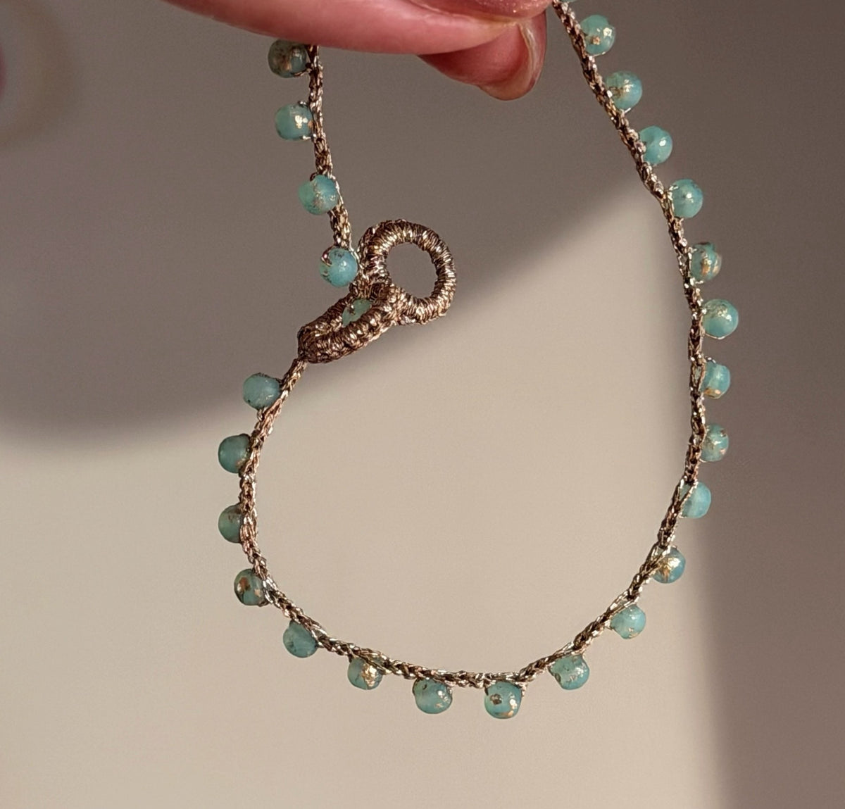 Merelblauwe Gehaakte Kralenarmband