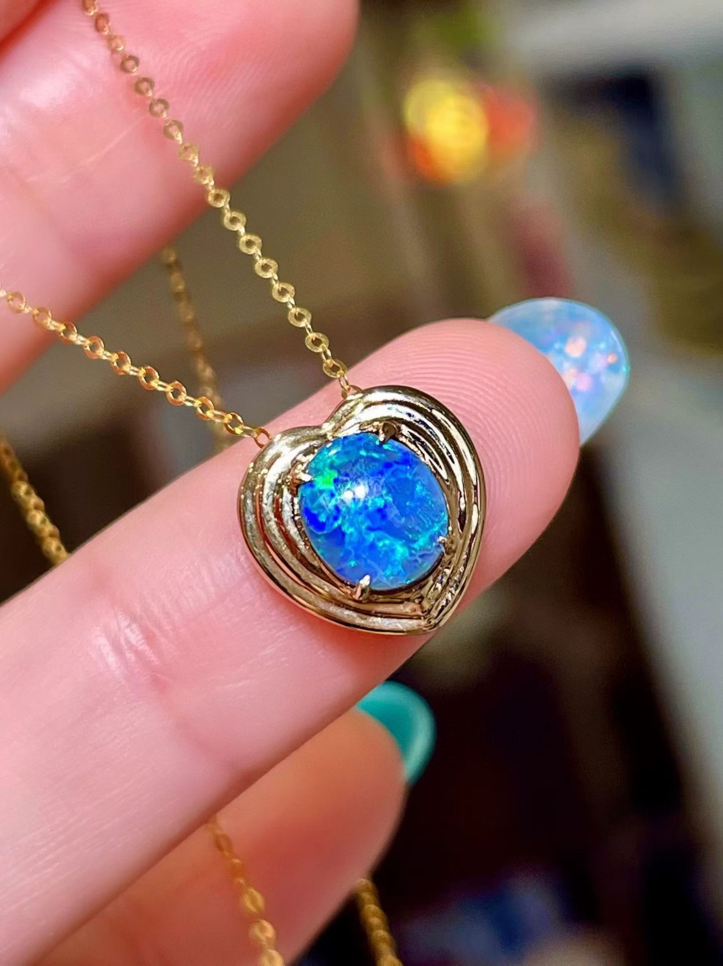 18K Gold Heart Opal Pendant 0.96ct