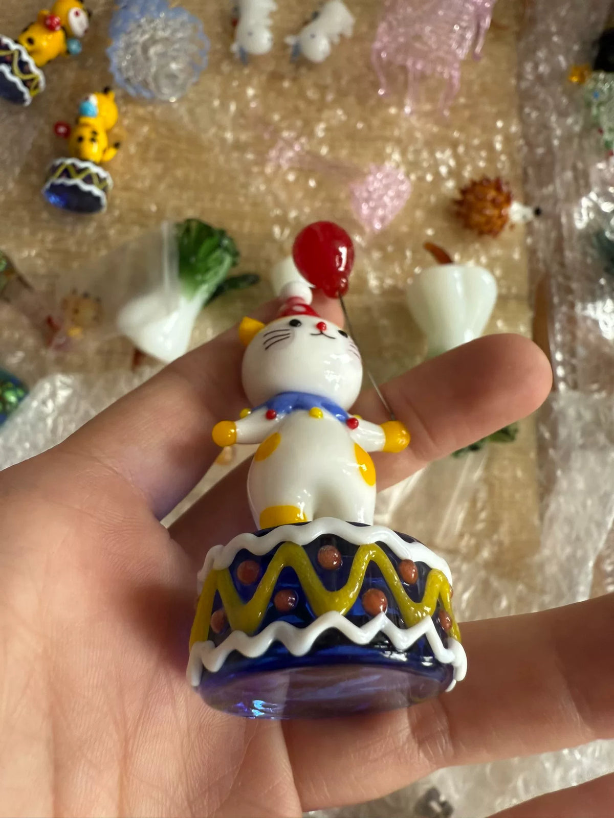 Handgefertigte Glas-Katzen-Clown-Figur zum Drehen