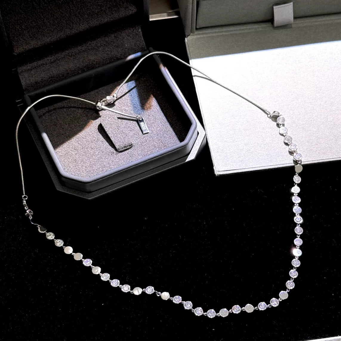 Collier en argent 925 et diamants disques carbone