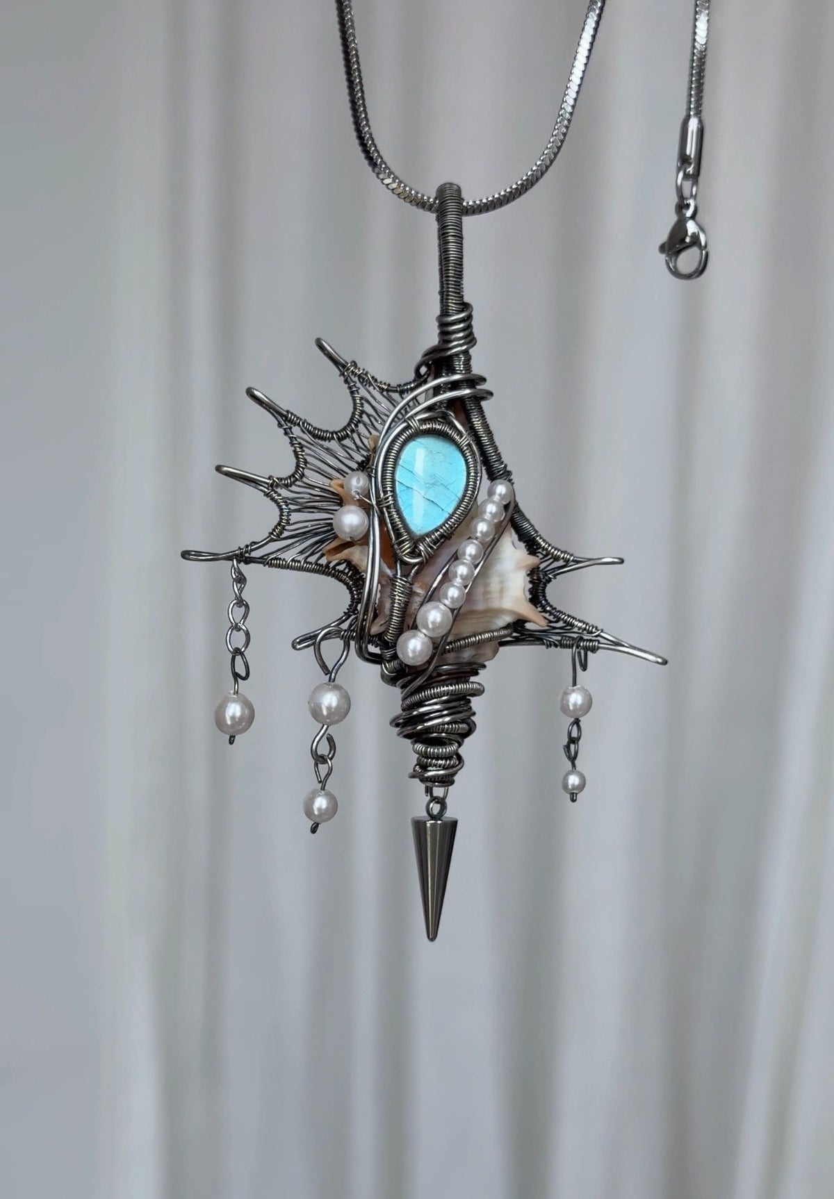Wire Wrapped Labradorite Seashell Necklace