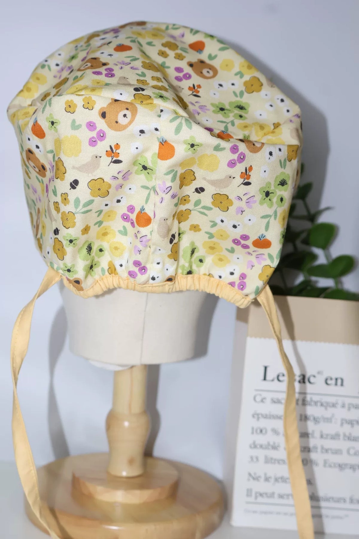 Gorro quirúrgico de algodón con estampado de flores y ositos