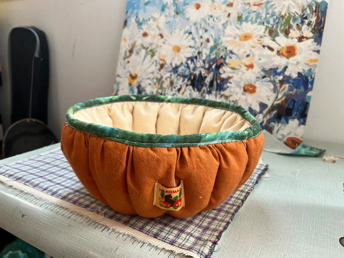 Cesta de almacenamiento calabaza hecha a mano naranja teñido con plantas