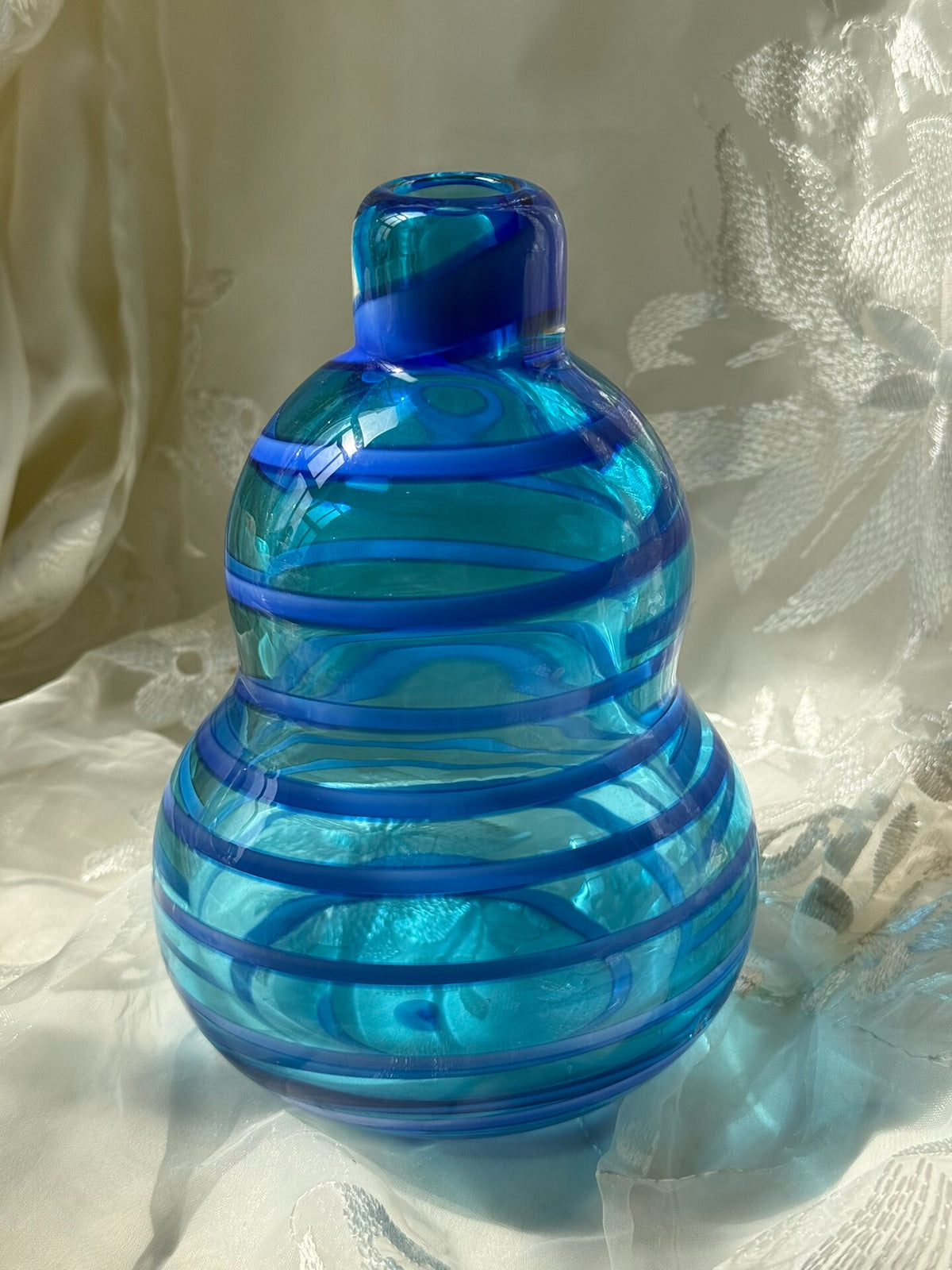 Jarrón de Vidrio Azul de Doble Calabaza Vintage