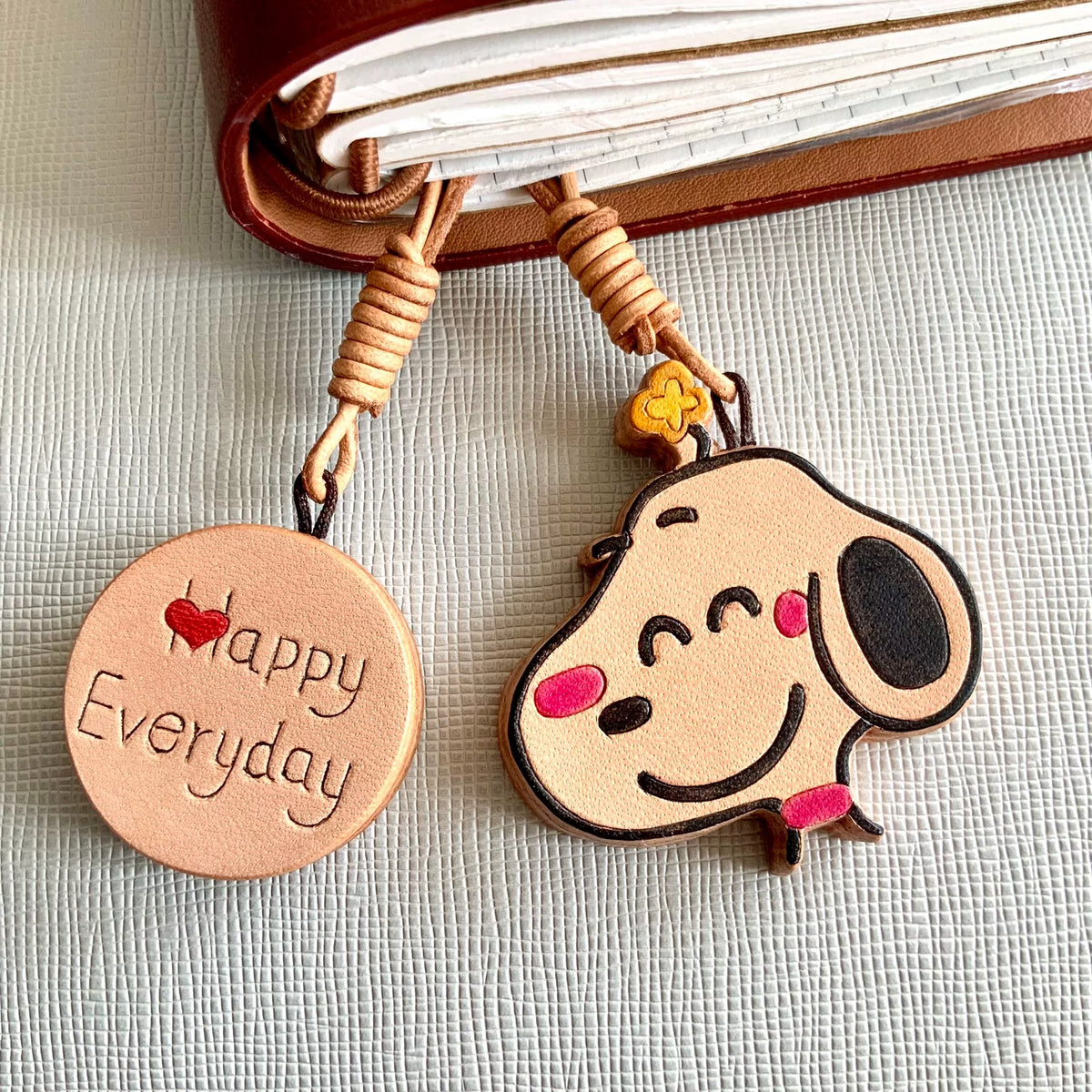 Snoopy Leather Charm Keychain Vegetable Tanned