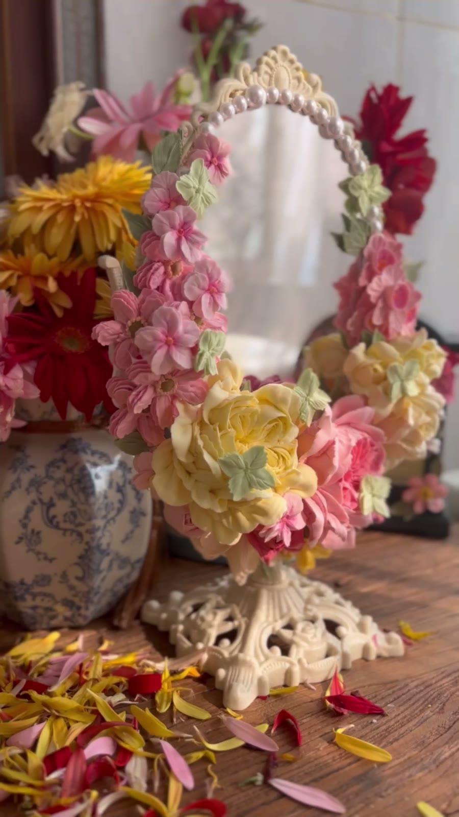 Oval Clay Flower Decor Mirror