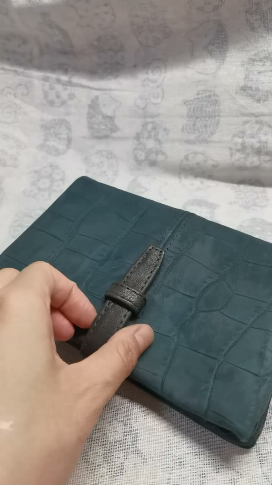 A6 Crocodile Embossed Leather Ring Binder Notebook Cover