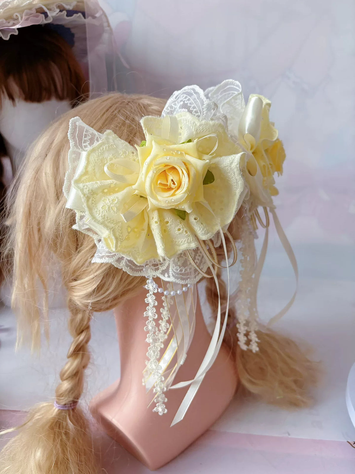 Accesorio para el pelo Lolita en amarillo pálido hecho a mano