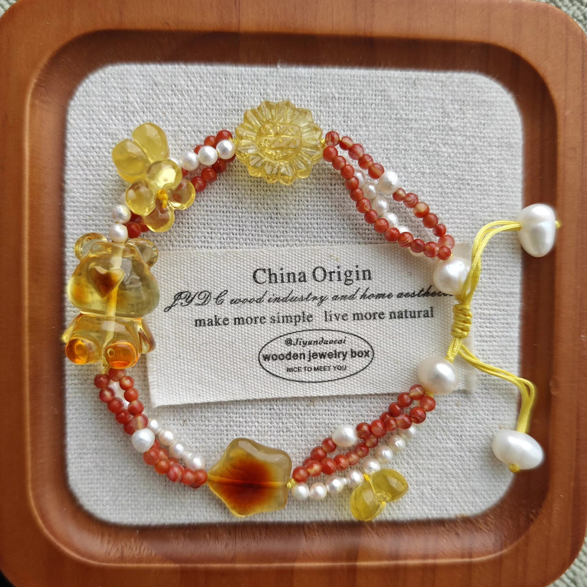Amber Bear South Red Agate Pearl Bracelet