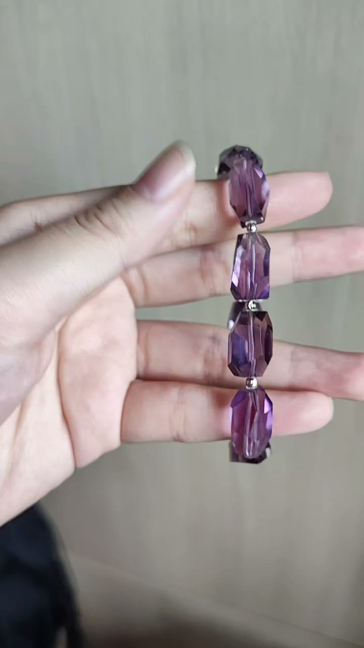 Pulsera de amatista brasileña con talla de diamante y forma libre