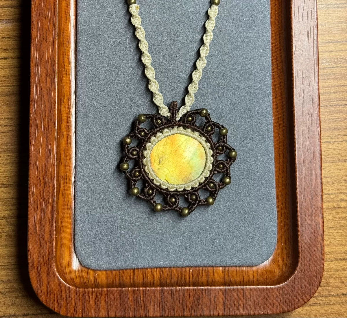Collana Artigianale in Macramé con Labradorite e Sole