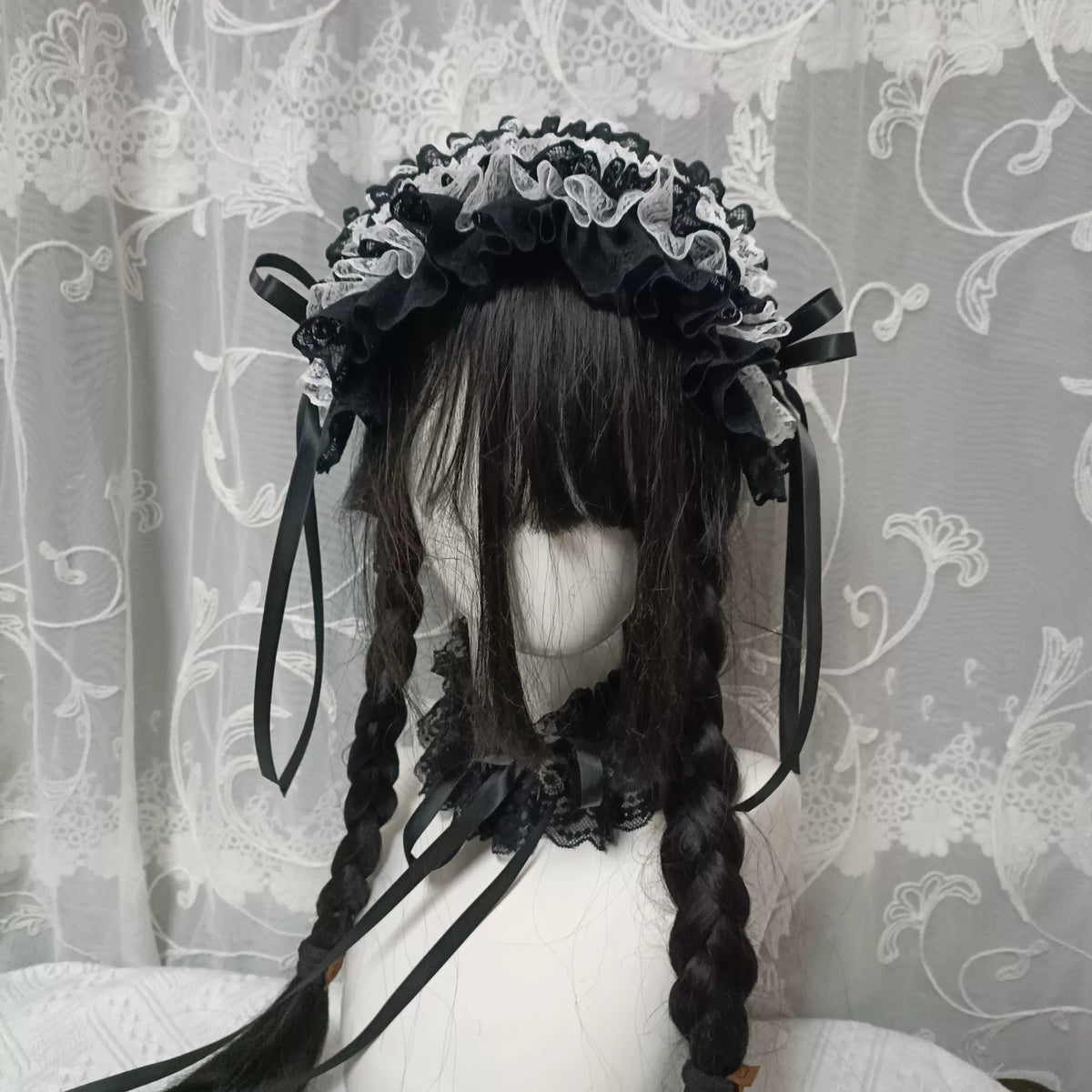 Black and White Lace Ruffled Lolita Bonnet