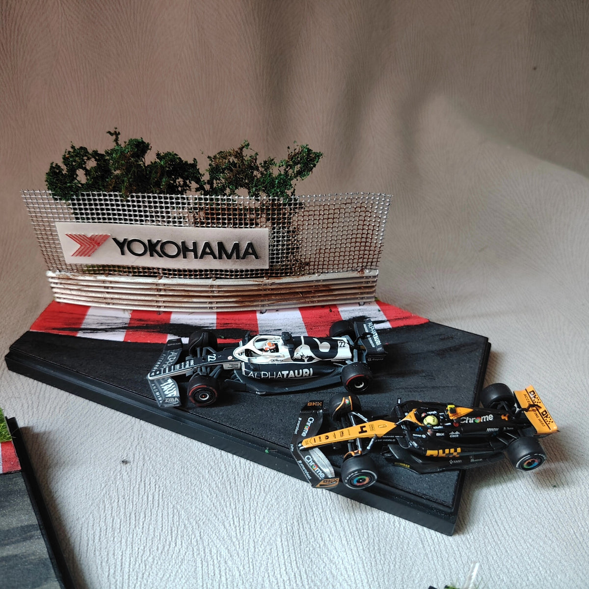 Diorama-Rennstrecke-Basis für Modellautos Maßstab 1:64
