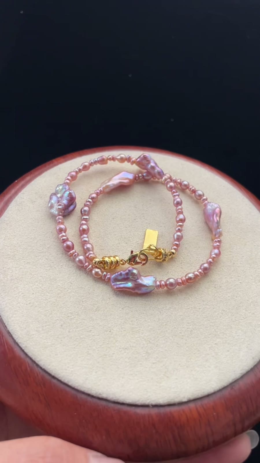 Pulseira de Pérolas Rosa Cintilante de Dupla Camada