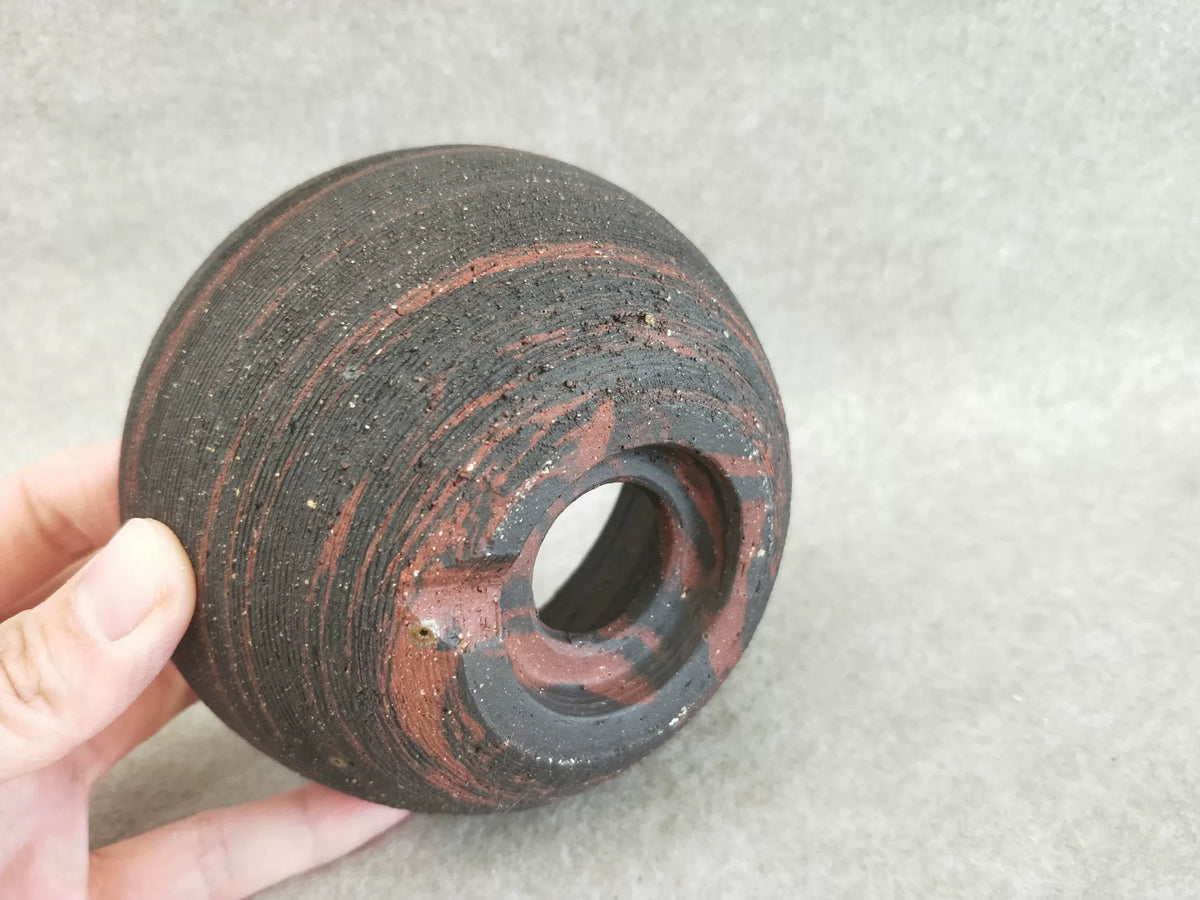 Maceta de Gres Negro con Agujero de Drenaje