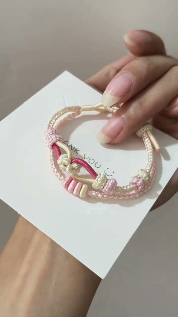 手編み ピンクとホワイトのツートンブレスレット