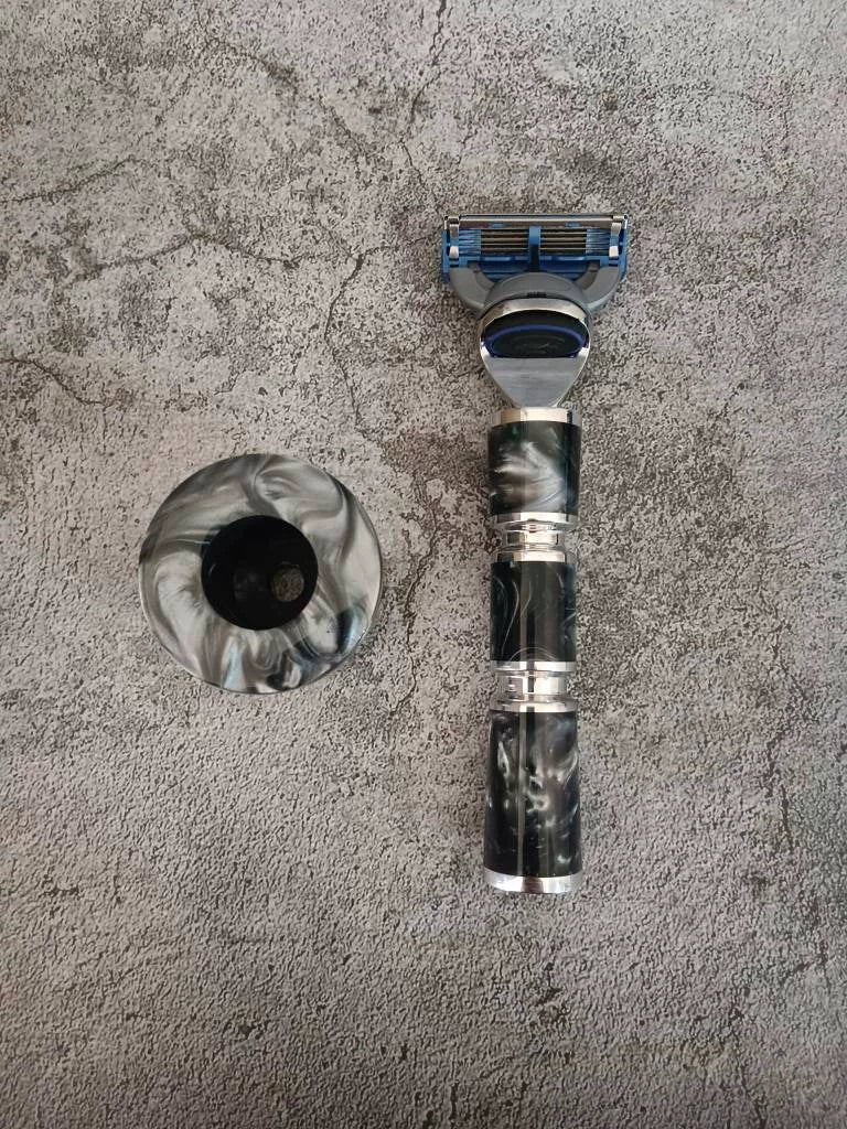 Handcrafted Manual Razor with Alumilite Resin Handle