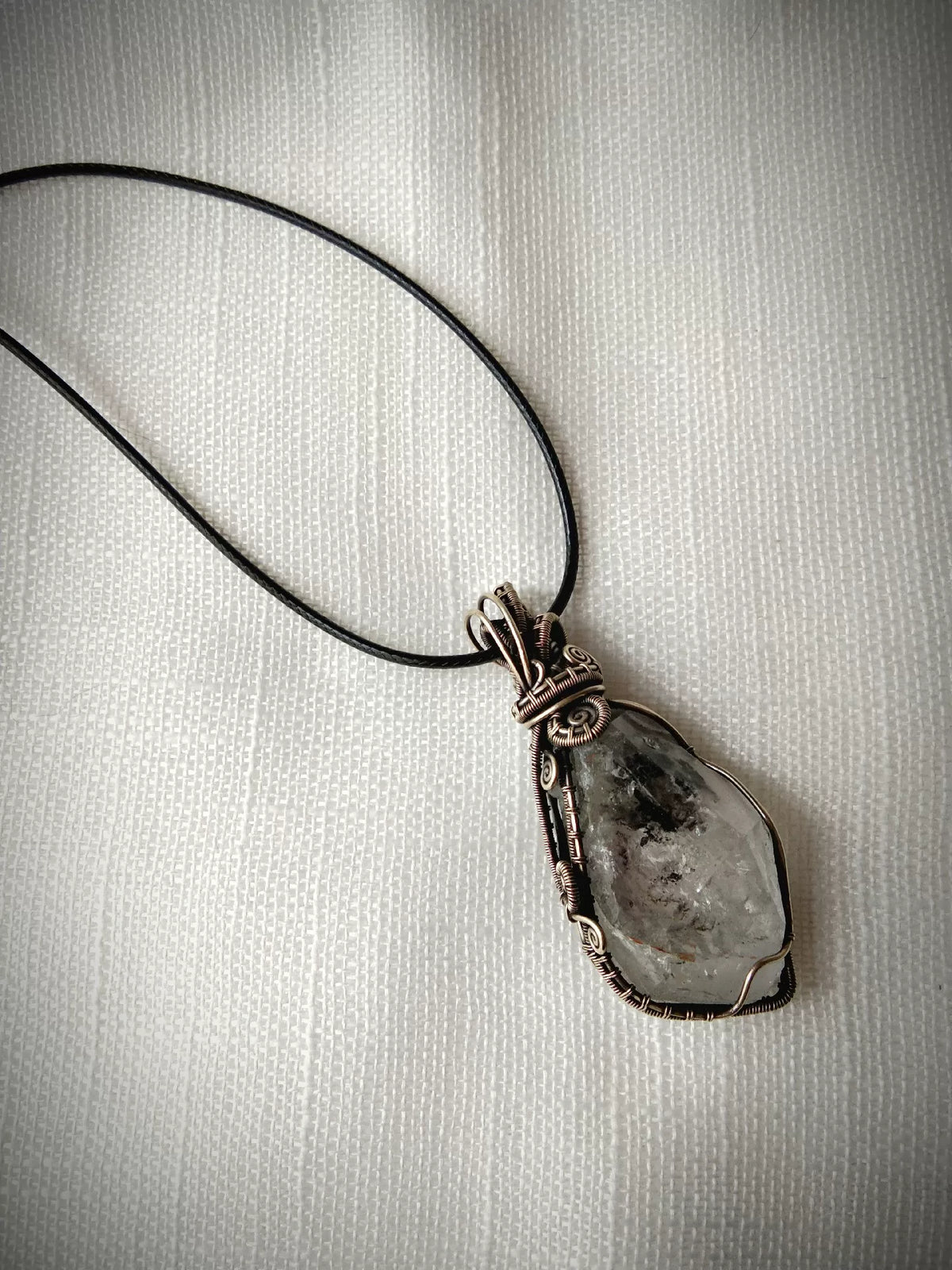 Colar com Pendente de Cristal Coração de Açúcar Preto
