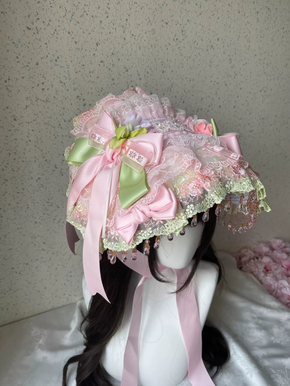 Cappellino Bonnet Lolita in pizzo rosa e verde