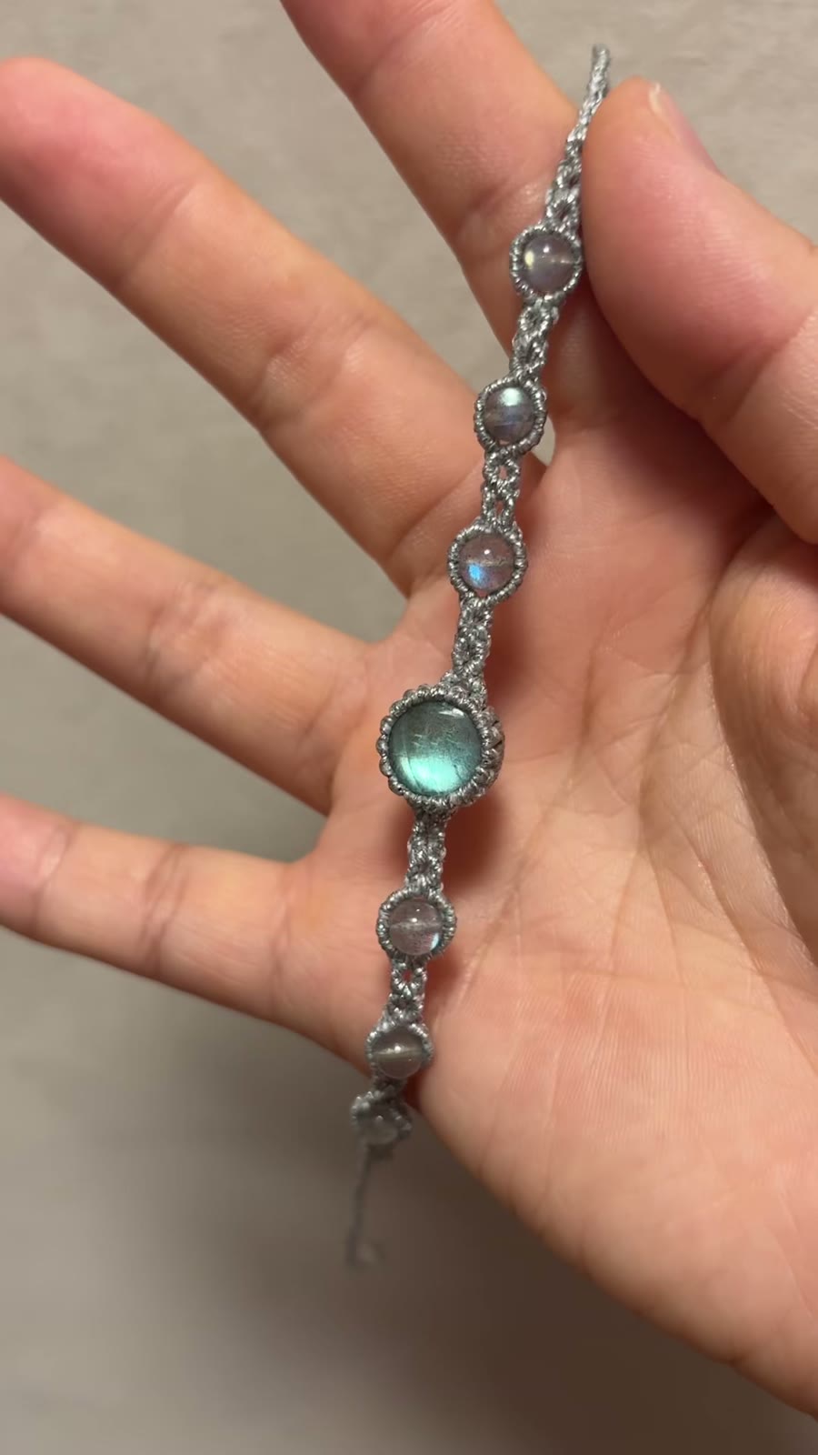 Bracelete Artesanal de Labradorite e Pedra da Lua