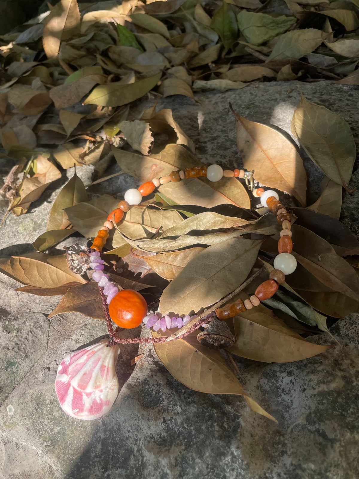 Collana Choker Artigianale con Conchiglia, Frutta e Fluorite