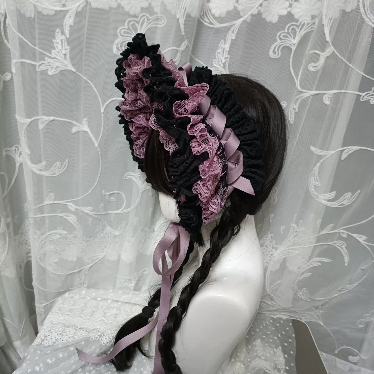 Diadema y gorro de encaje ciruela y negro