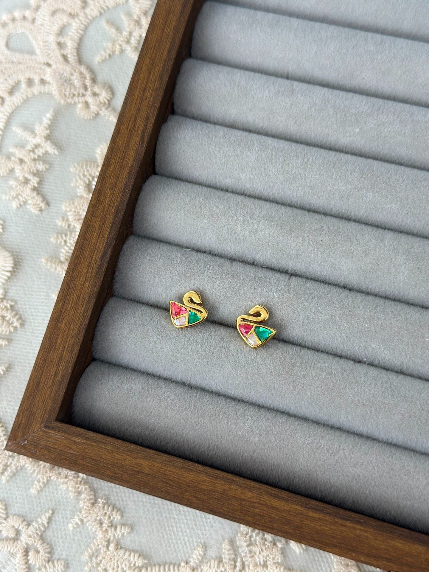 Swan Shell Inlay Earrings (Gold-Plated Copper, 925 Silver)