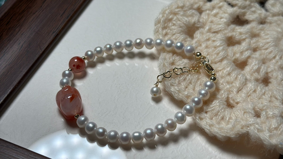 South Red Agate Cat Pearl Bracelet
