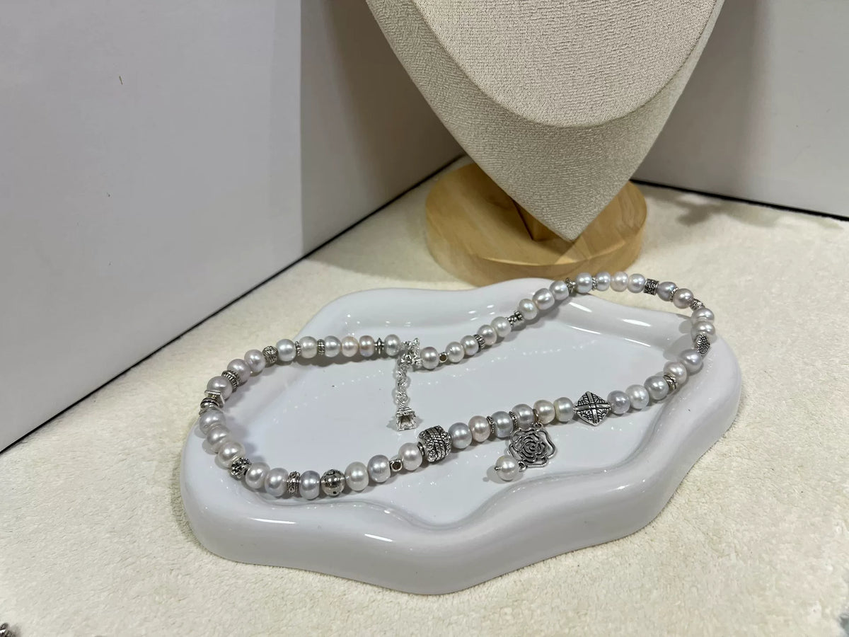Collier avec perles d'eau douce blanches et rose