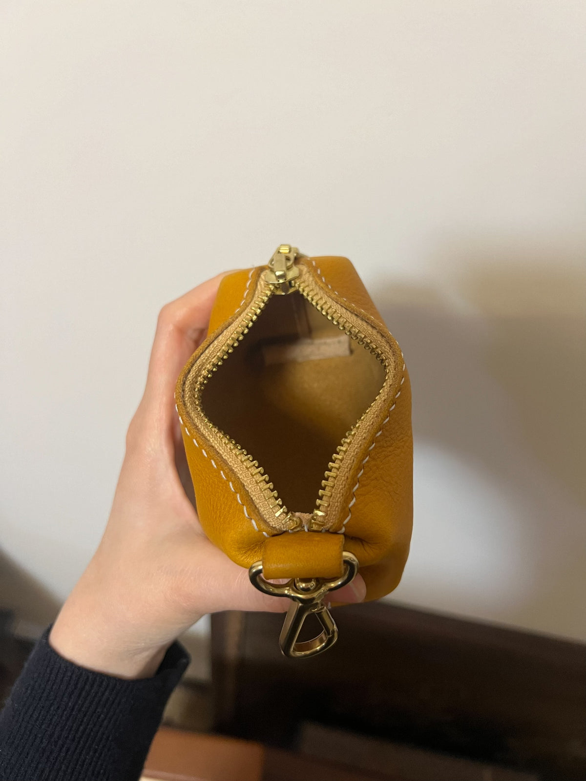 Handheld Walnut Pouch Leather Carry Bag