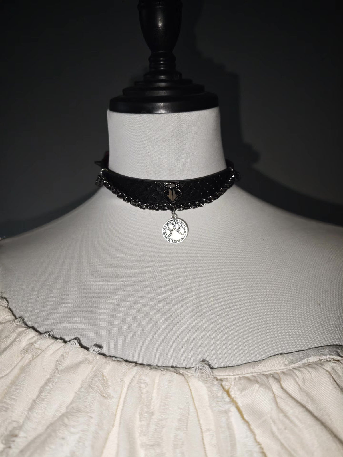 Bamboo Grain Leather Choker with Paw Print Charm