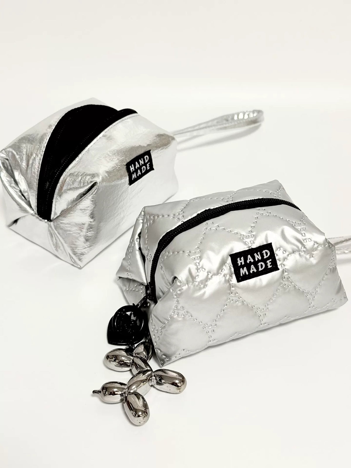 Pochethette zippée matelassée argent métallisé